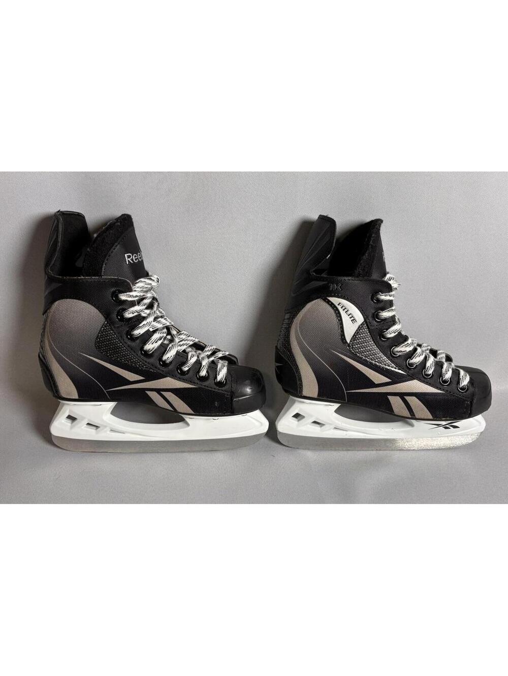 Reebok Youth Ice Hockey Skates Size 2 Black White
